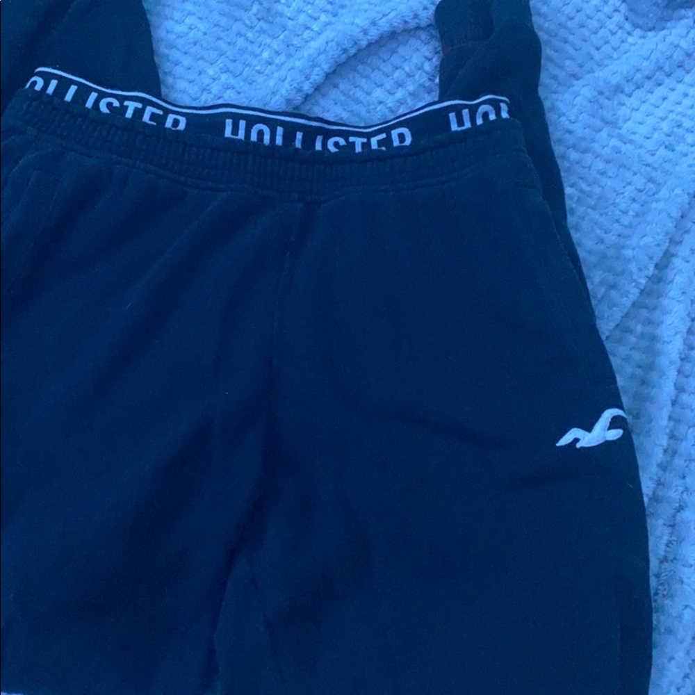 black sweatpants